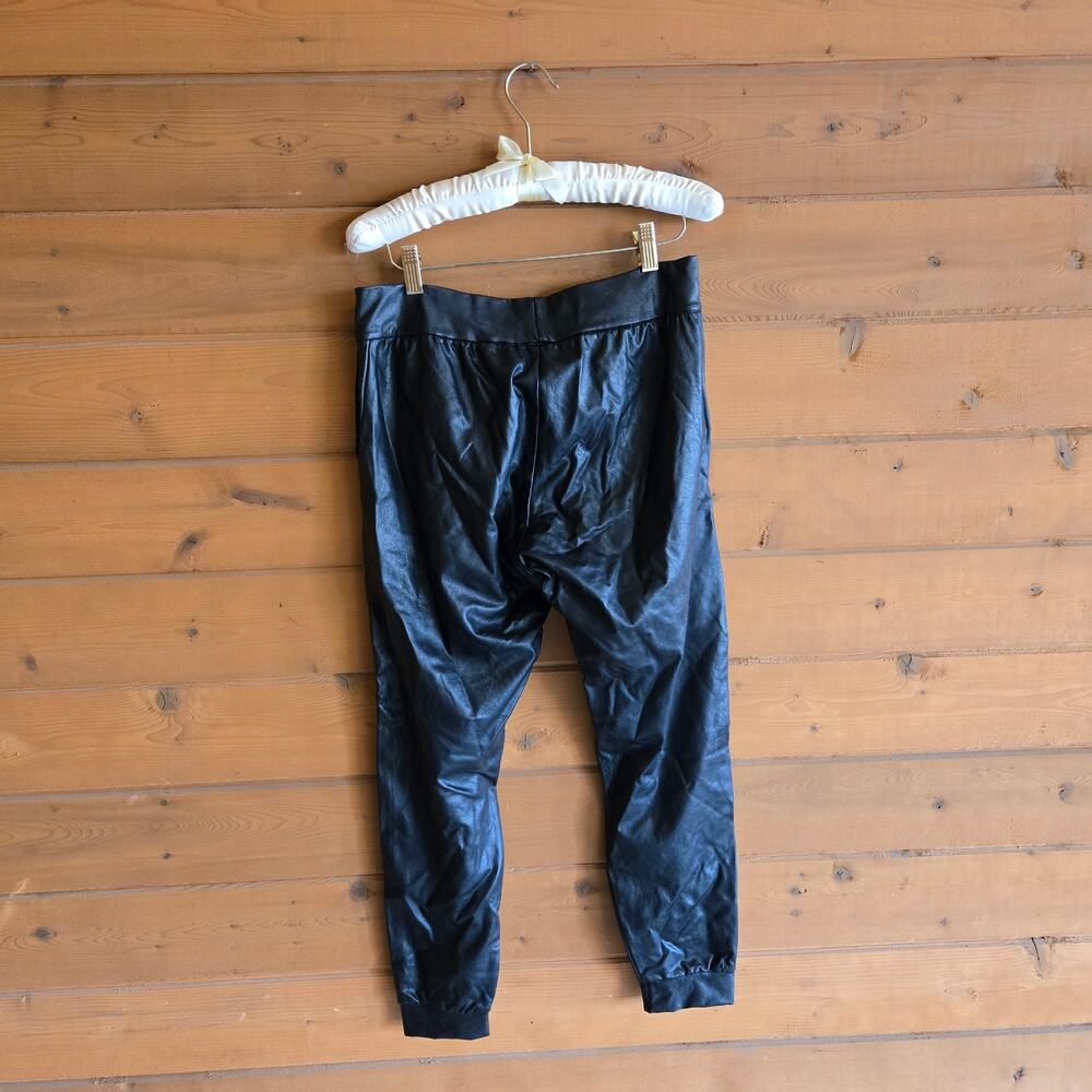 Commando Jogger Black Faux Leather Pull On Pant Medium Pocket Stretchy Cuffed - Picture 3 of 5